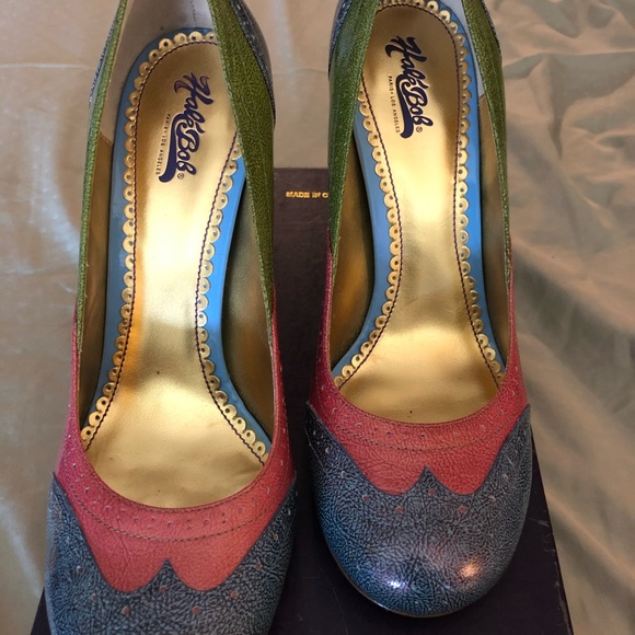 Shoes - Picture 2 of 6